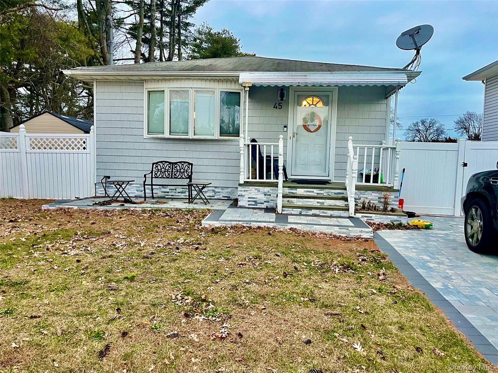 Photo of 45 Amsterdam Avenue, West Babylon, NY 11704 (MLS # 941793)