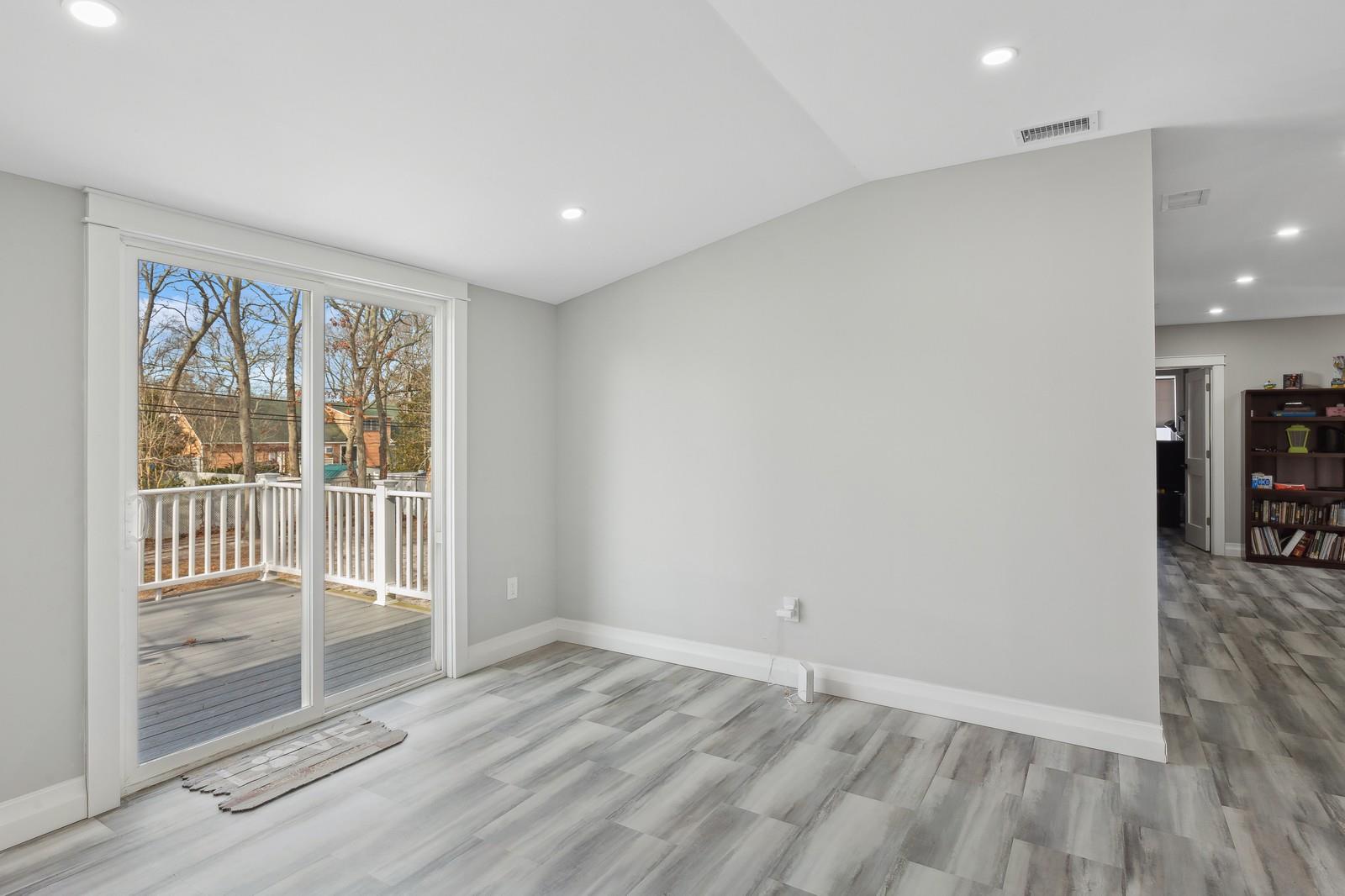 20 Hackberry Lane, Holbrook, New York image 14