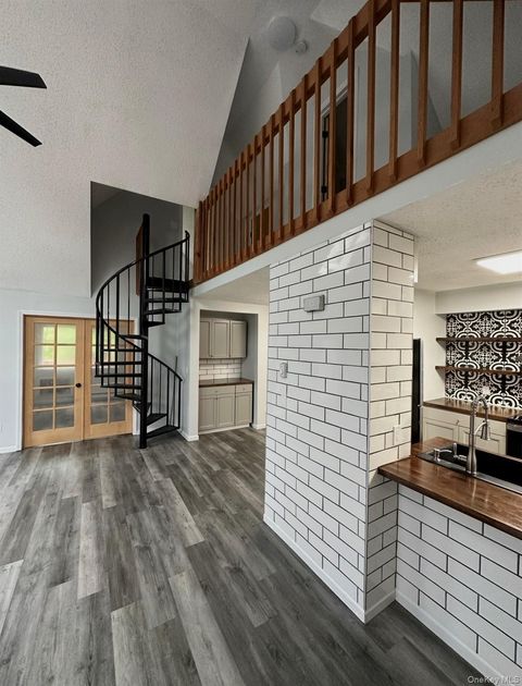 15 Fox Ridge Woodridge NY 12789