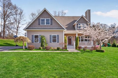 11 Country Glen Fishkill NY 12524