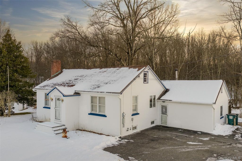 Photo of 5003 Searsville Road, Pine Bush, NY 12566 (MLS # 969381)