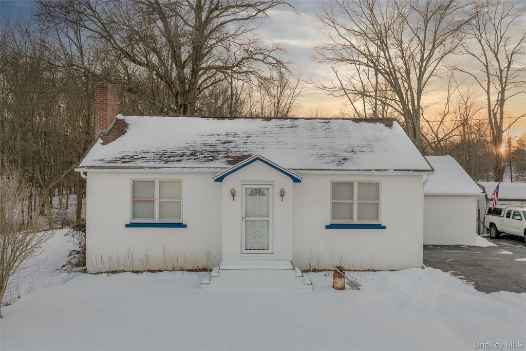 Photo of 5003 Searsville Road, Pine Bush, NY 12566 (MLS # 969381)