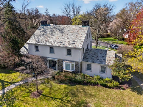Homes For Sale - 24 Wensley Drive<br/> Great Neck, NY 11021