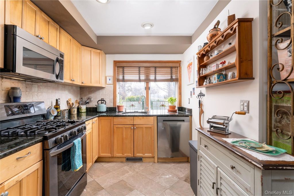 Photo of 1603 Bluffs Drive N, Baiting Hollow, NY 11933 (MLS # 976519)