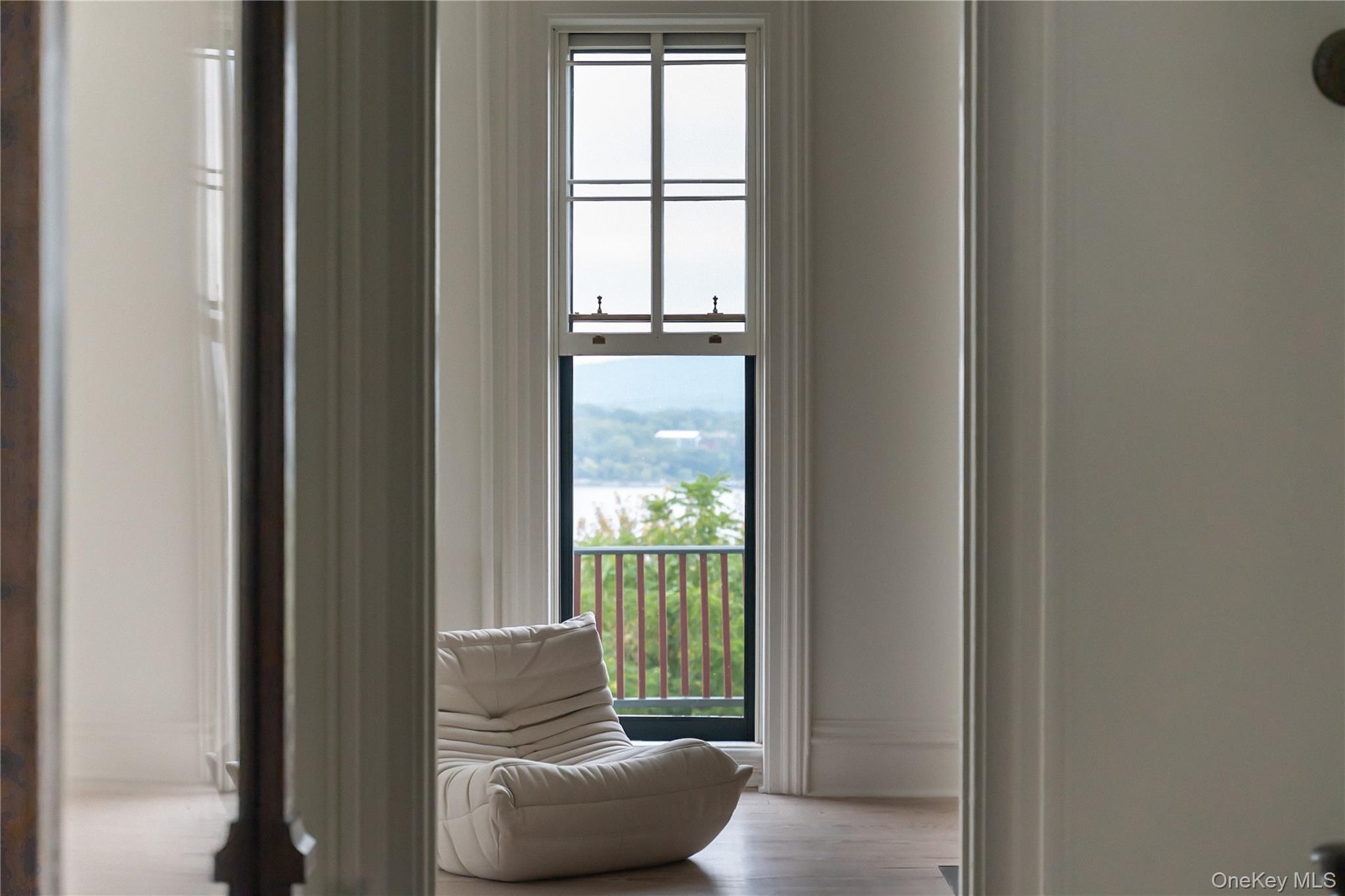 Newburgh, New York 12550, United States, 3 Bedrooms Bedrooms, ,2 BathroomsBathrooms,Residential,Active,216884