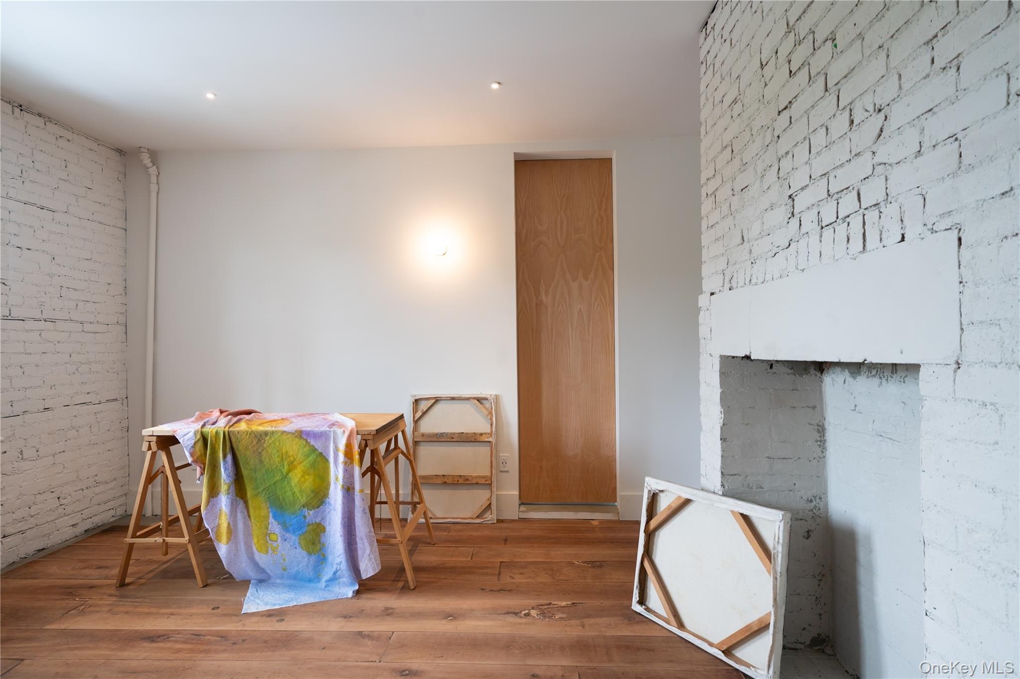 Newburgh, New York 12550, United States, 3 Bedrooms Bedrooms, ,2 BathroomsBathrooms,Residential,Active,216884