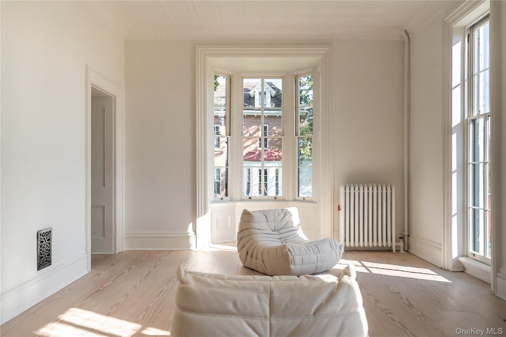 Newburgh, New York 12550, United States, 3 Bedrooms Bedrooms, ,2 BathroomsBathrooms,Residential,Active,216884