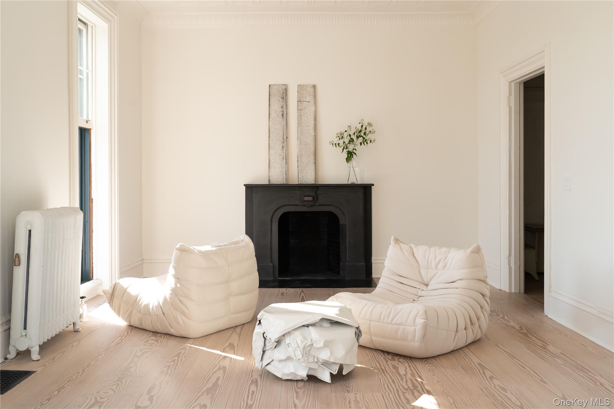 Newburgh, New York 12550, United States, 3 Bedrooms Bedrooms, ,2 BathroomsBathrooms,Residential,Active,216884