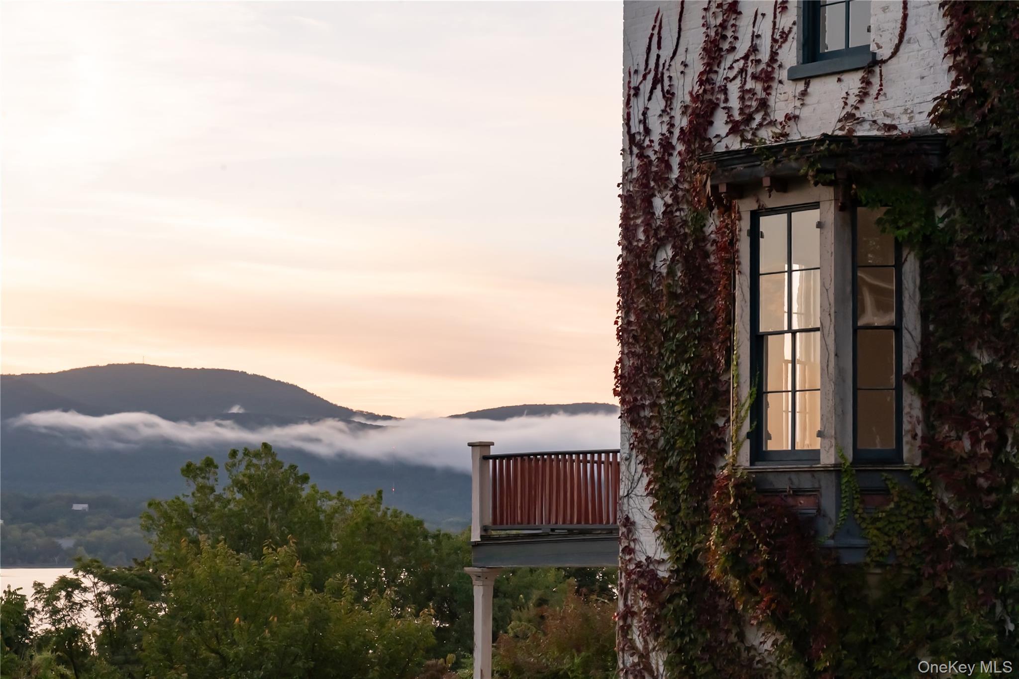 Newburgh, New York 12550, United States, 3 Bedrooms Bedrooms, ,2 BathroomsBathrooms,Residential,Active,216884