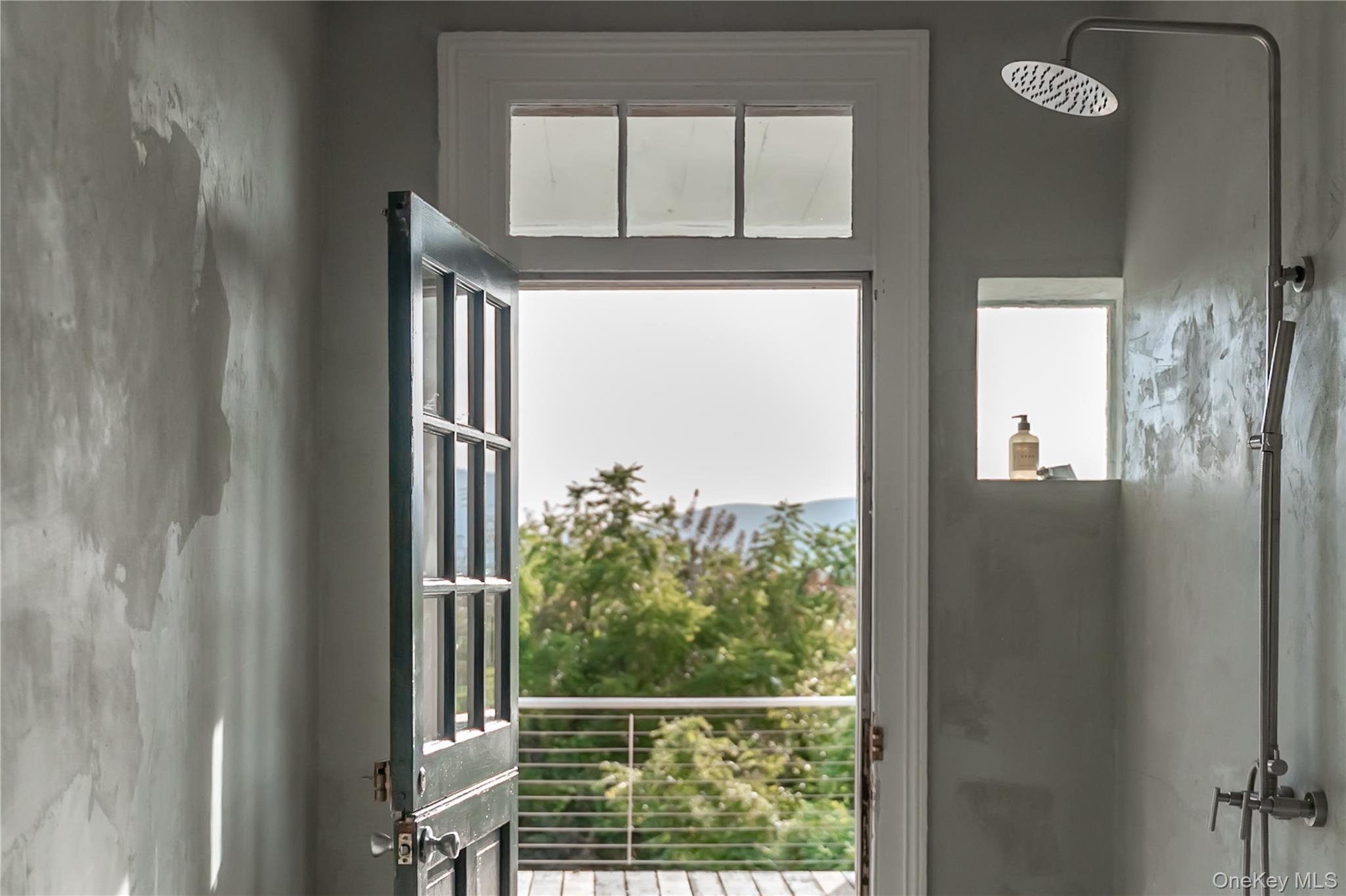 Newburgh, New York 12550, United States, 3 Bedrooms Bedrooms, ,2 BathroomsBathrooms,Residential,Active,216884