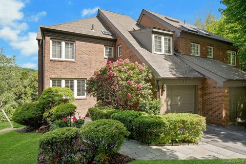 Photo of 5 Mill Court, Ardsley, NY 10502 (MLS # 1003520)