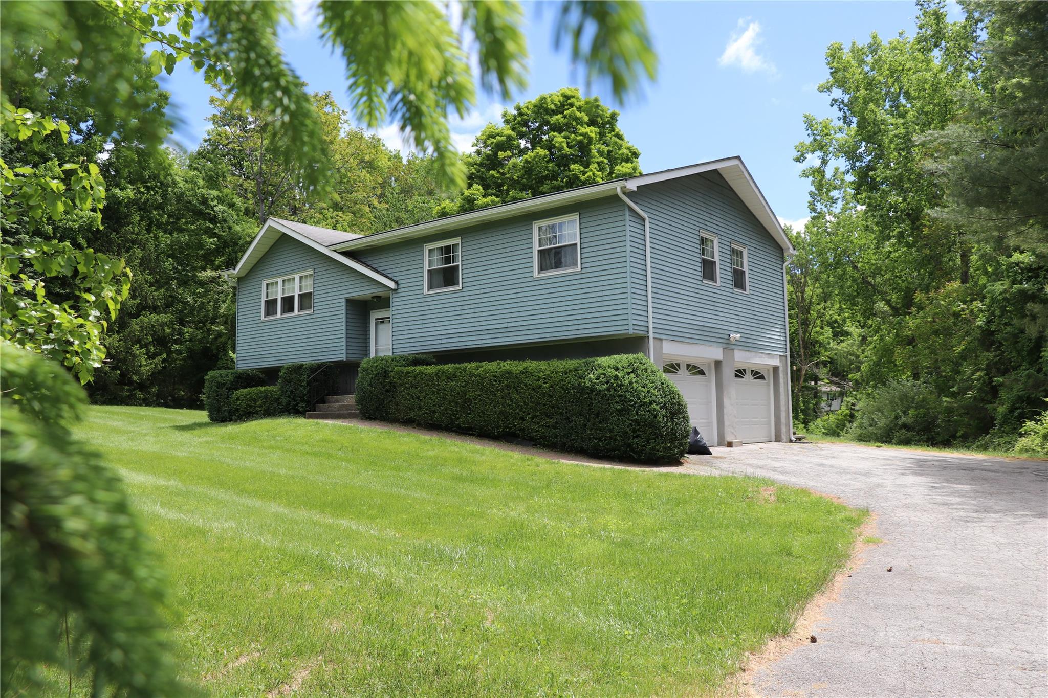 Cypher Lane, Poughquag, New York - 3 Bedrooms  
2 Bathrooms  
7 Rooms - 