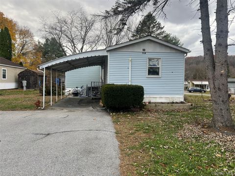 90 Elm Lane Pleasant Valley NY 12569