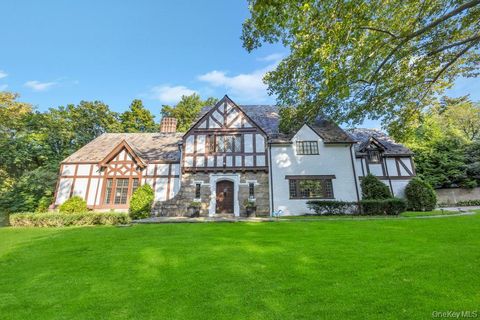 65 Clover Drive Great Neck NY 11021