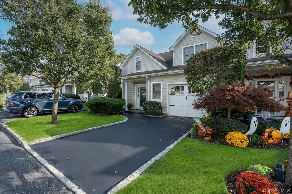 Photo of 32 Coral Lane, Sayville, NY 11782 (MLS # 1062818)