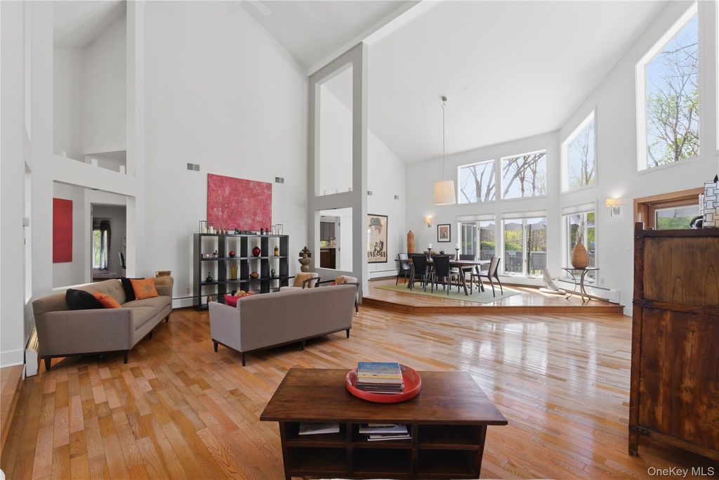 Photo of 13 Zeck Court, Suffern, NY 10901 (MLS # 978851)