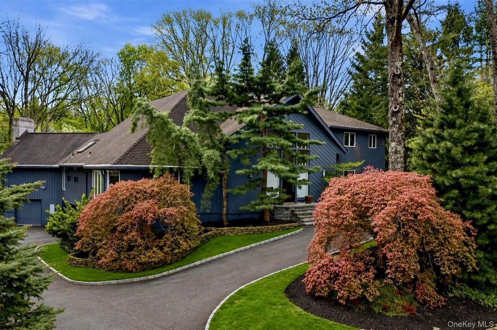 Photo of 13 Zeck Court, Suffern, NY 10901 (MLS # 978851)