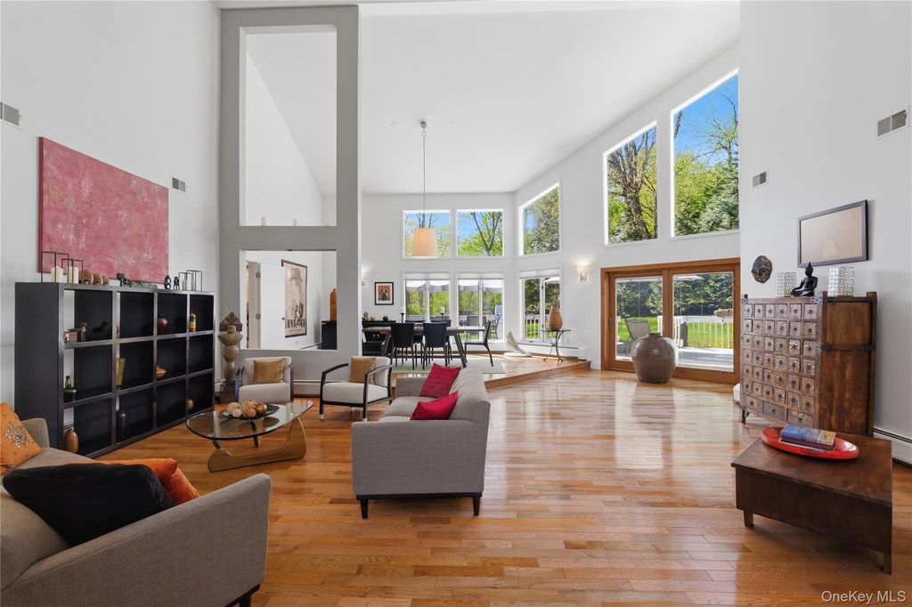 Photo of 13 Zeck Court, Suffern, NY 10901 (MLS # 978851)