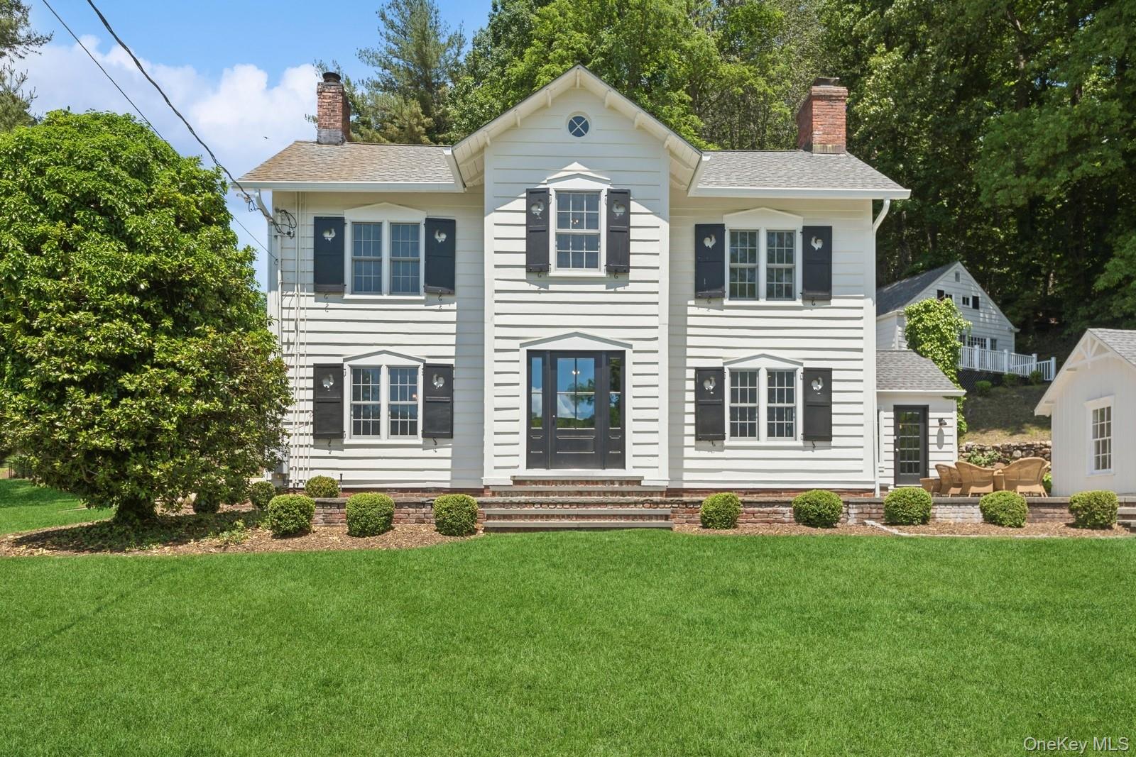 15 Lloyd Harbor Road