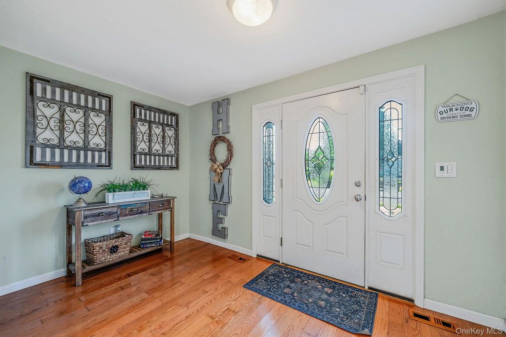 Photo of 29 North Plaza, Amity Harbor, NY 11701 (MLS # 951262)