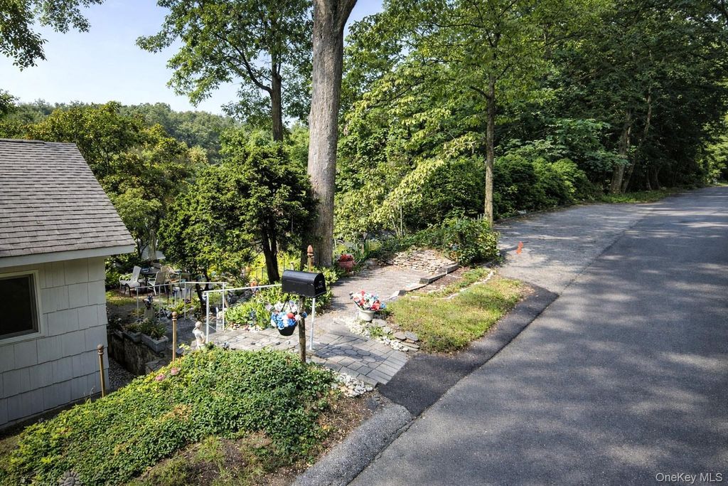 Photo of 22 Hill Road, Saint James, NY 11780 (MLS # 957742)