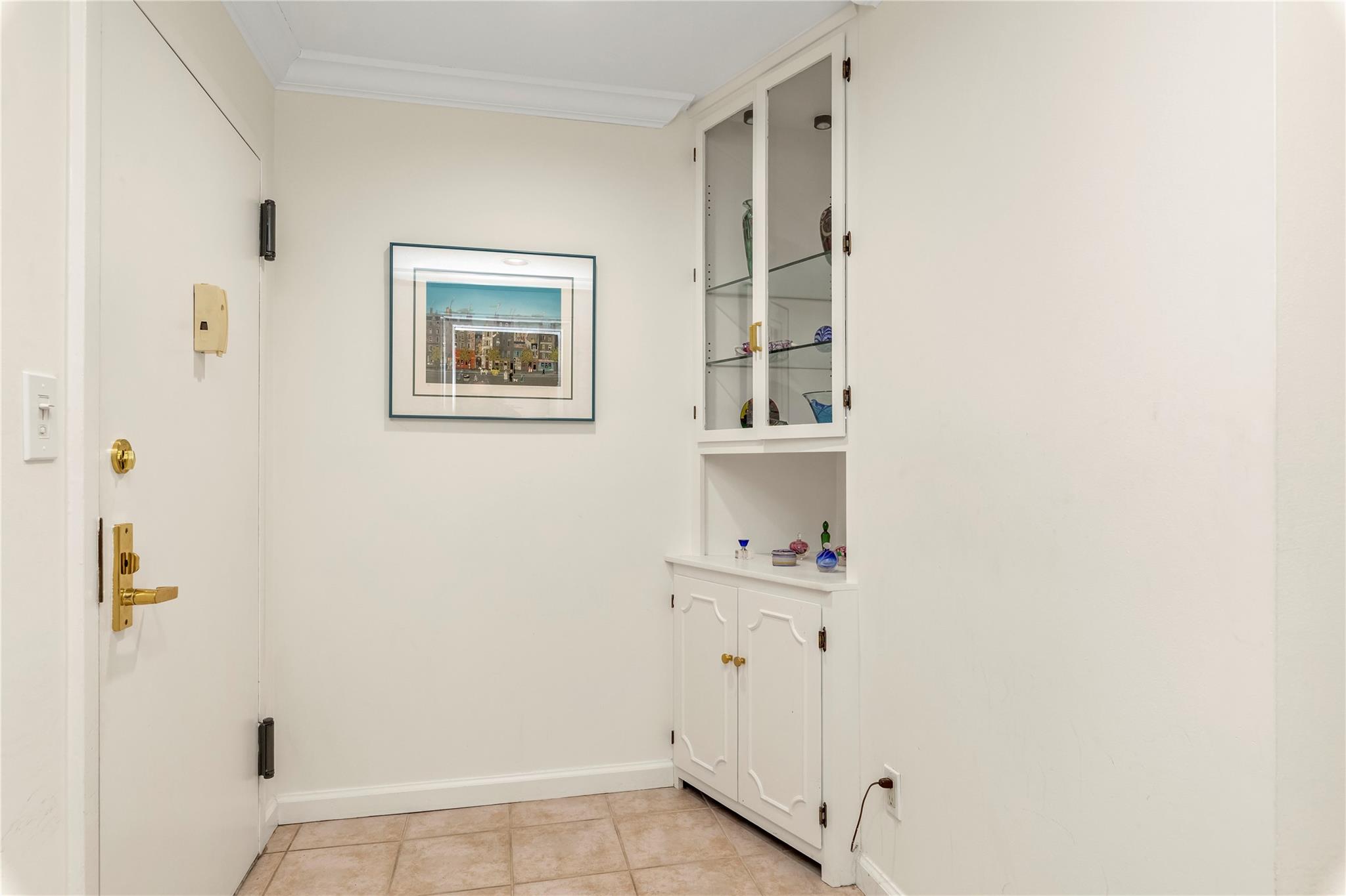 1 N Toms Point Lane #BLDG.8, APT.16J, Port Washington, New York image 2