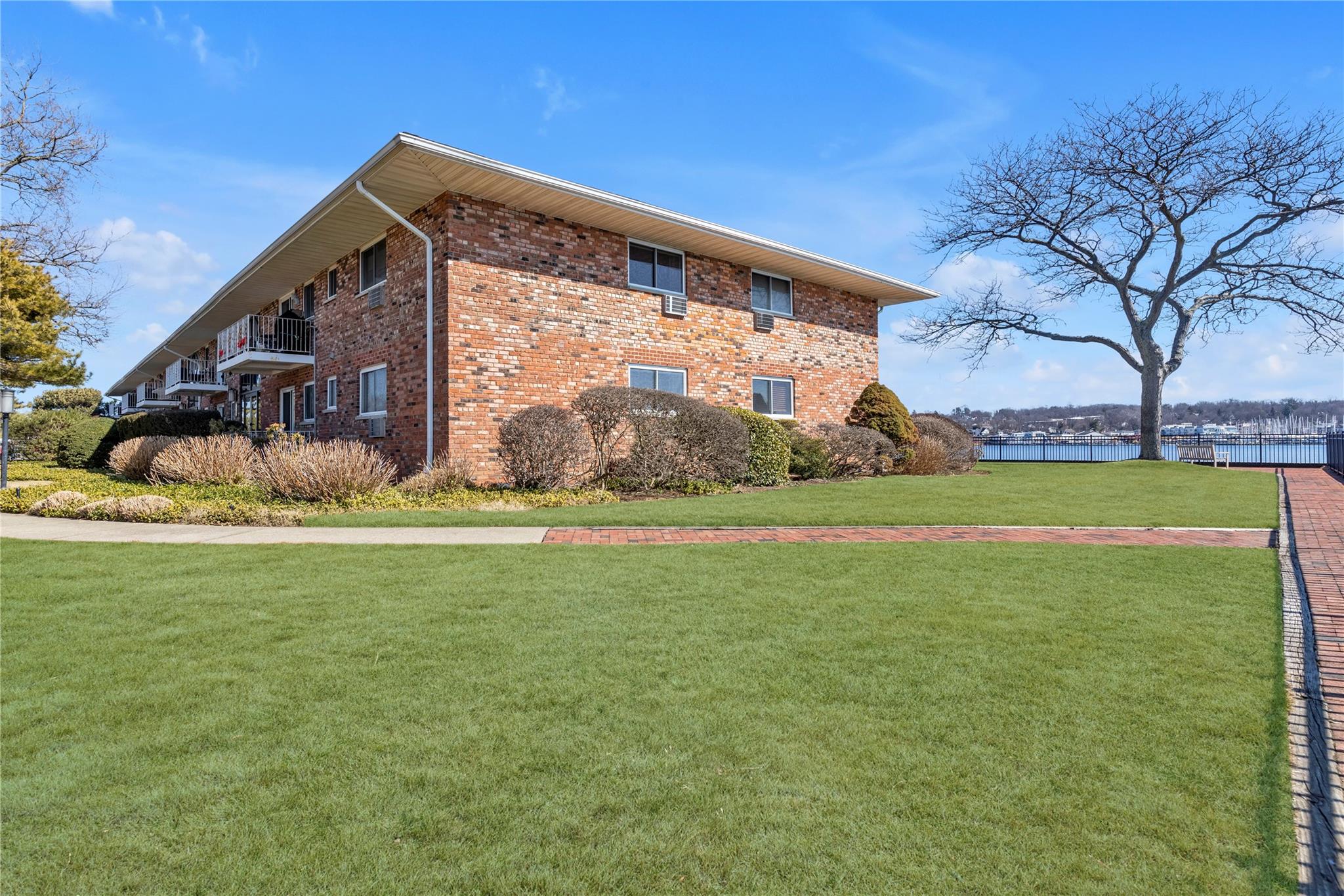 1 N Toms Point Lane #BLDG.8, APT.16J, Port Washington, New York image 18