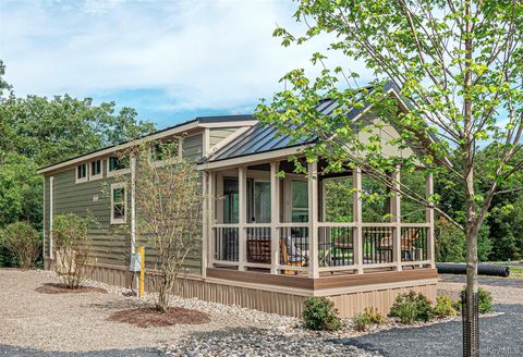 Mobile Home For Sale - 197 Wheeler Road #91<br/> Florida, NY 10921