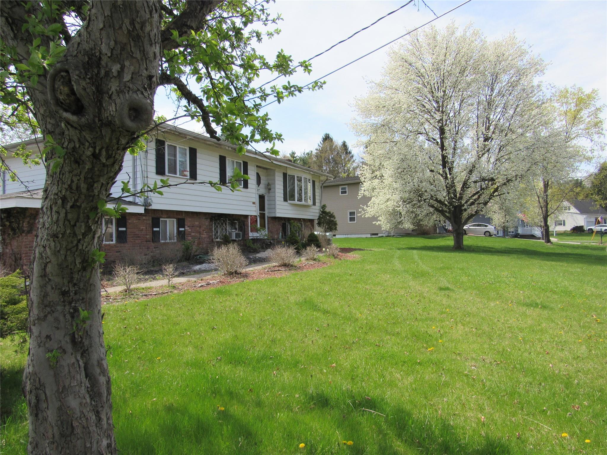 47 Wedgewood Drive, Goshen, New York image 2