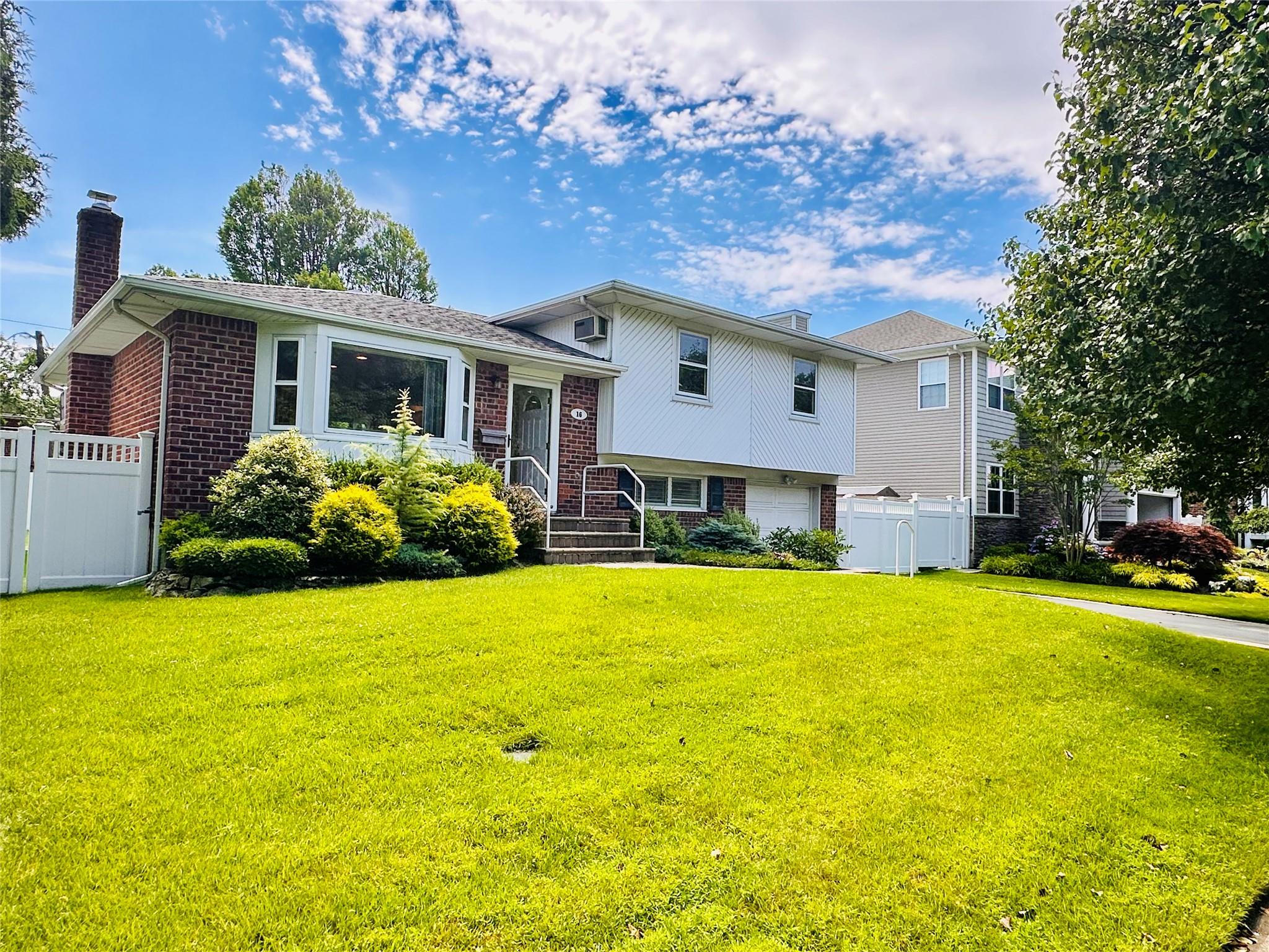 16 Warren Drive