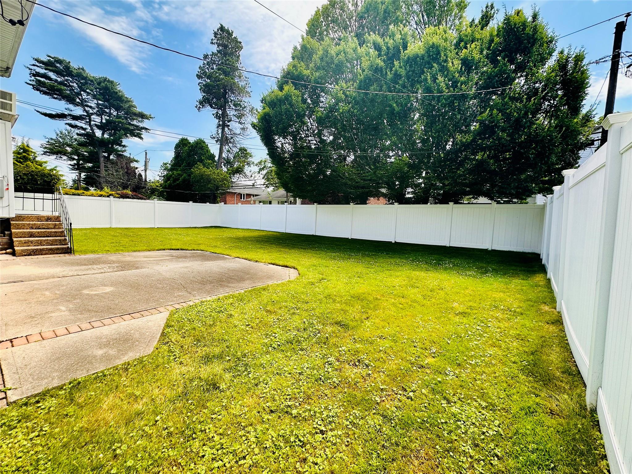 16 Warren Drive