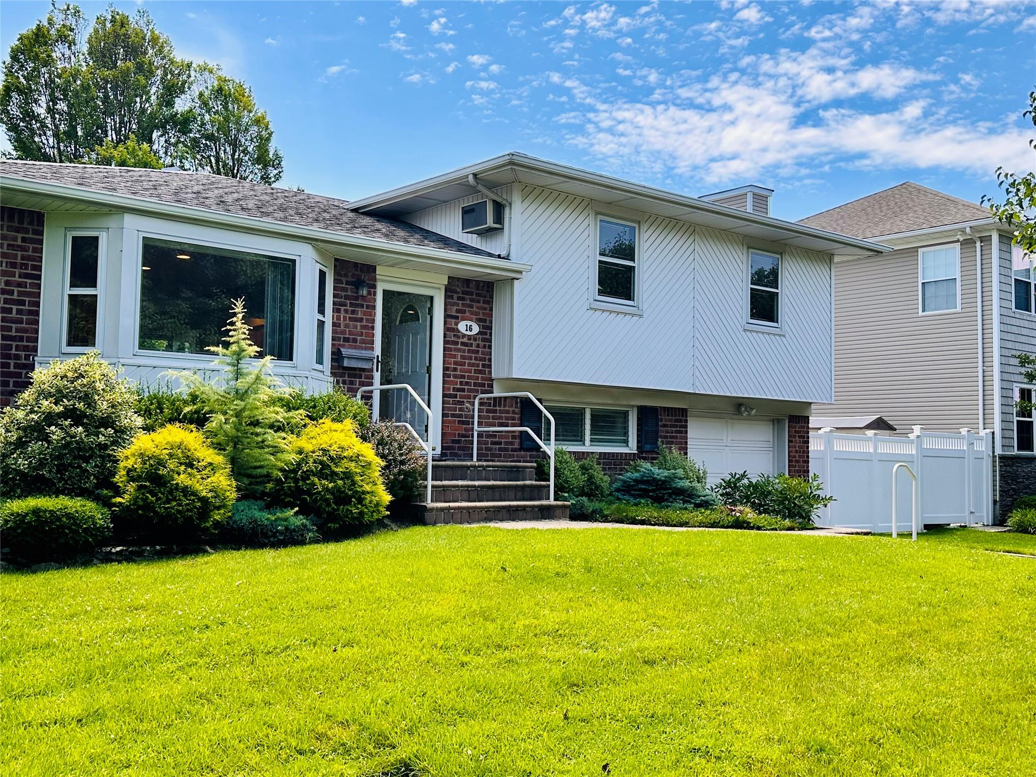 16 Warren Drive