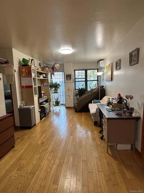 Condo For Sale - 144-77 Barclay Avenue #4B<br/> Flushing, NY 11355