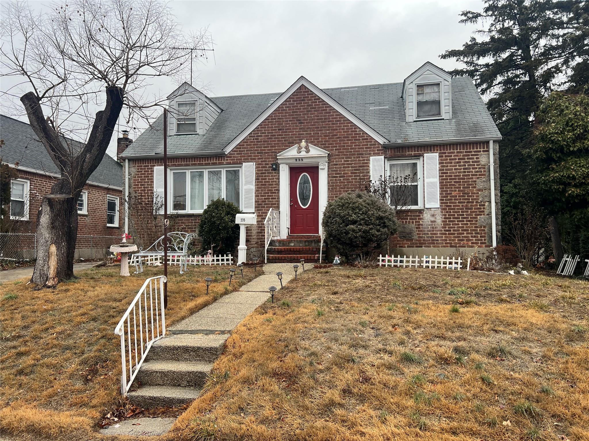 235 Dogwood Road, Valley Stream, New York image 1