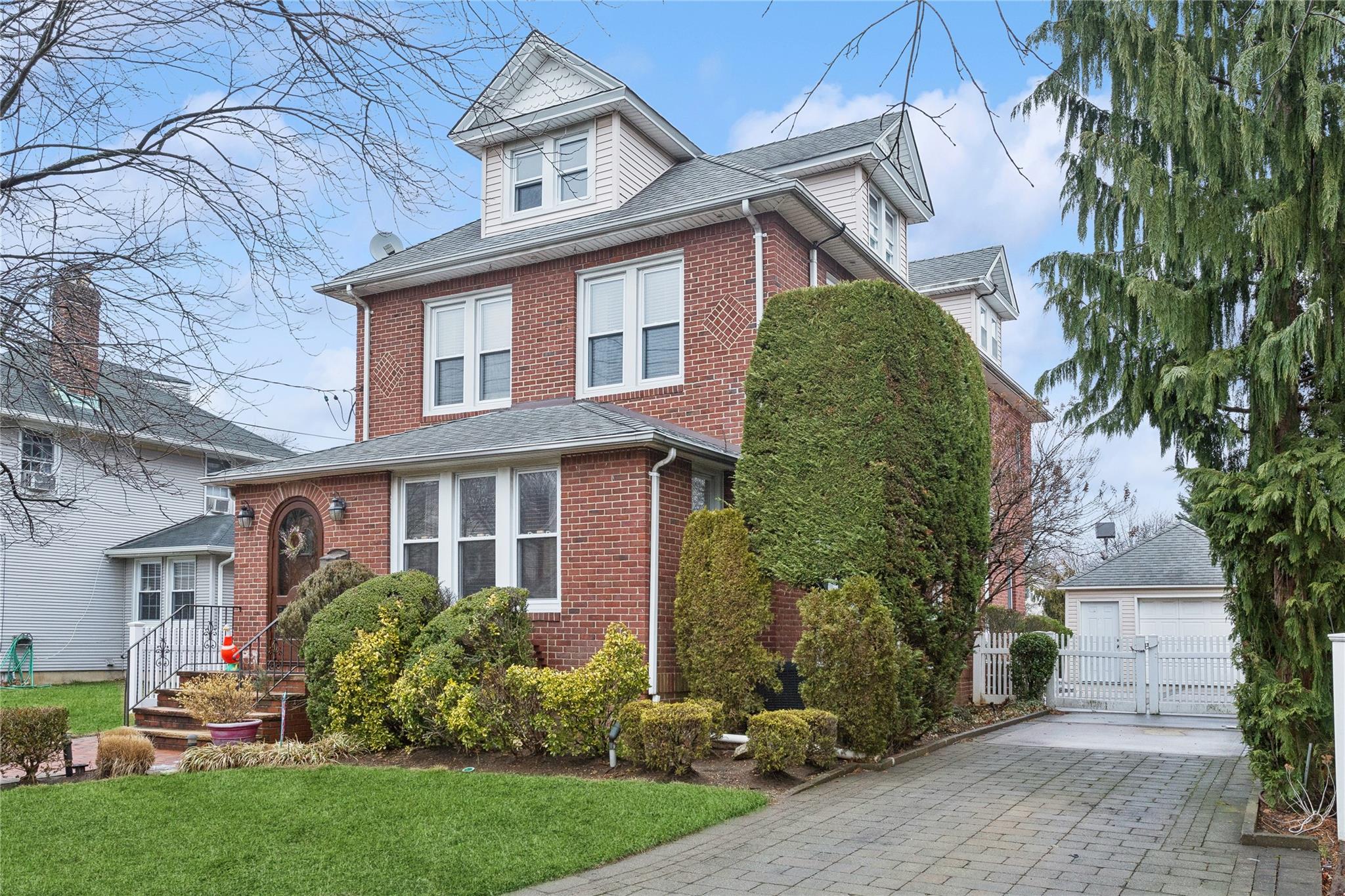 9 Willis Avenue, Floral Park, New York image 35