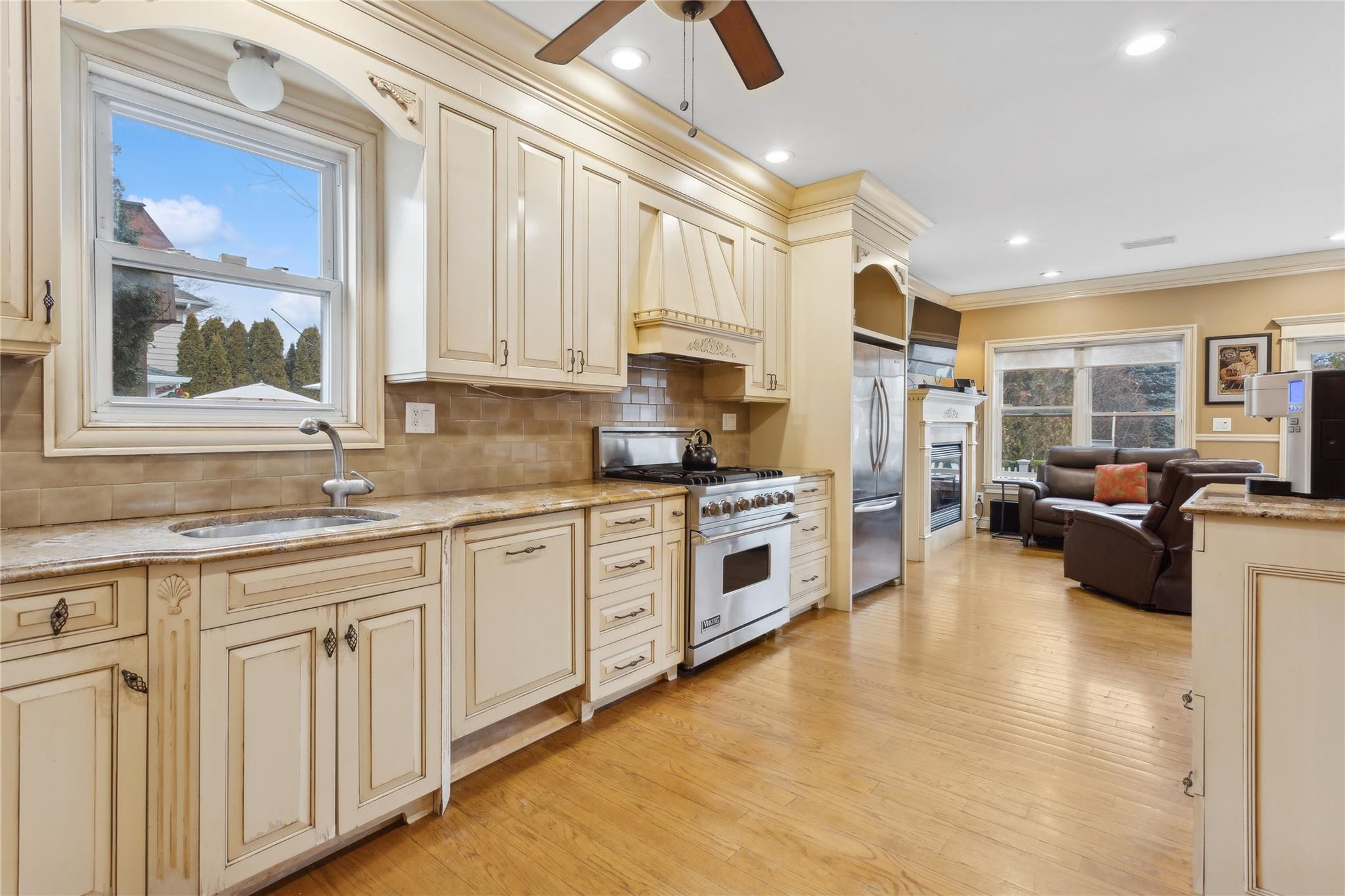 9 Willis Avenue, Floral Park, New York image 9