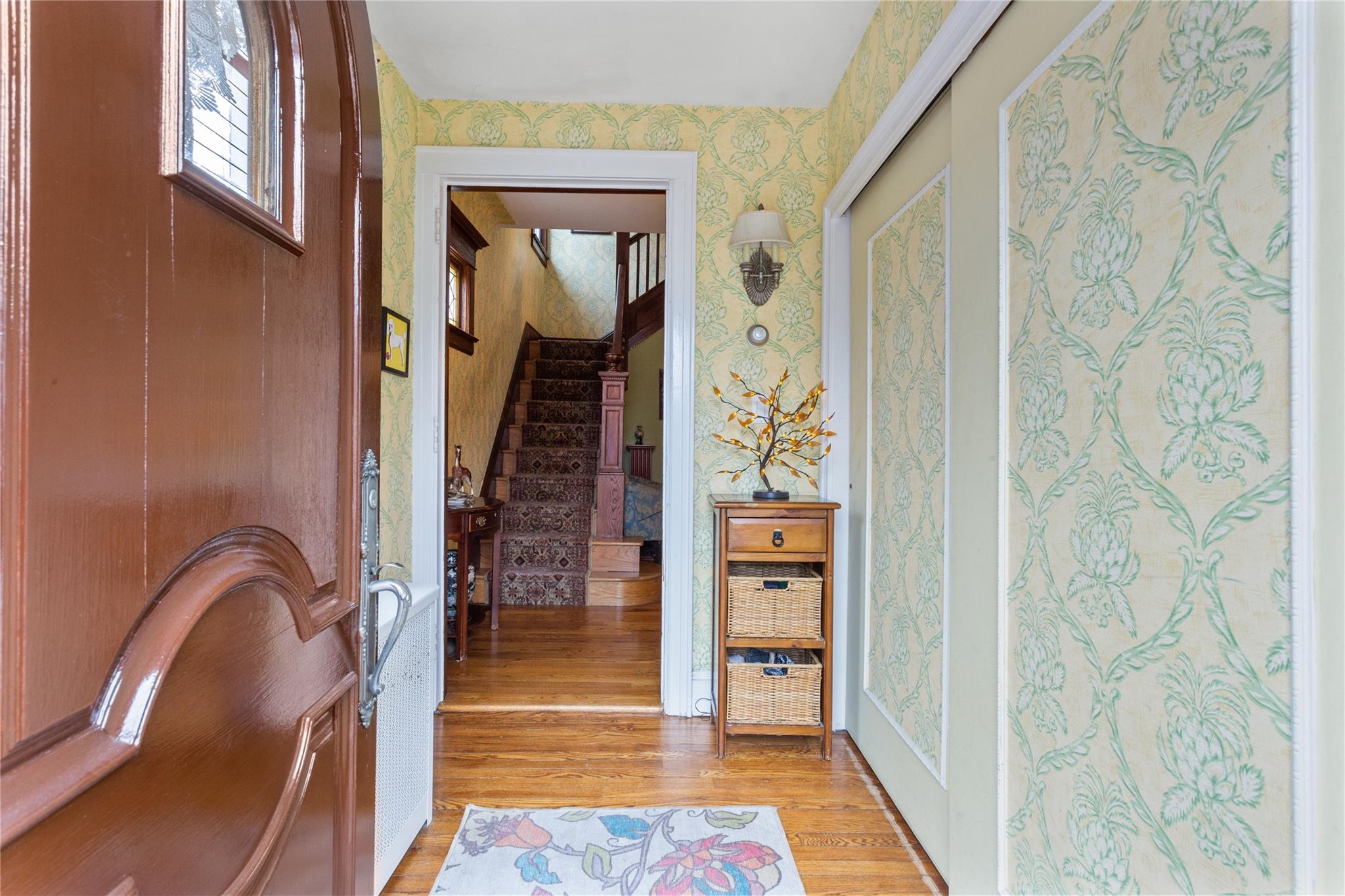 9 Willis Avenue, Floral Park, New York image 2