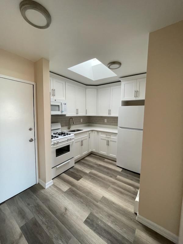 51 Drive 3R, Woodside, Queens, NY - 1 Bedrooms  
1 Bathrooms  
2 Rooms - 