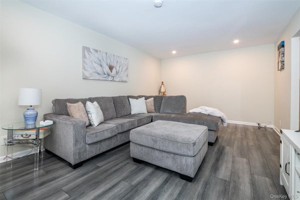 450 PELHAM RD APT 3H, NEW ROCHELLE, NY 10805 - Image e29d0cf68db127eb46eb04e3b8e203dd/2611084699