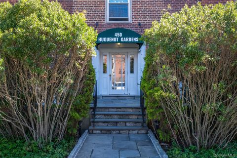 Homes For Sale - 450 Pelham Road #3H<br/> New Rochelle, NY 10805