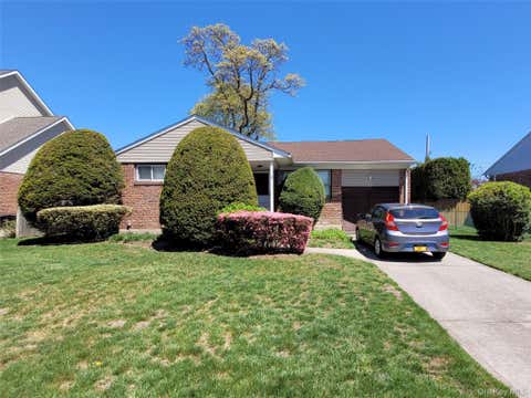 Homes For Sale - 12 Clark Street<br/> Plainview, NY 11803