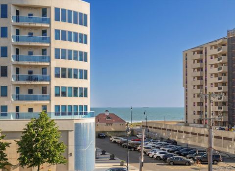 Photo of 410 E Broadway #4C, Long Beach, NY 11561 (MLS # 1009084)