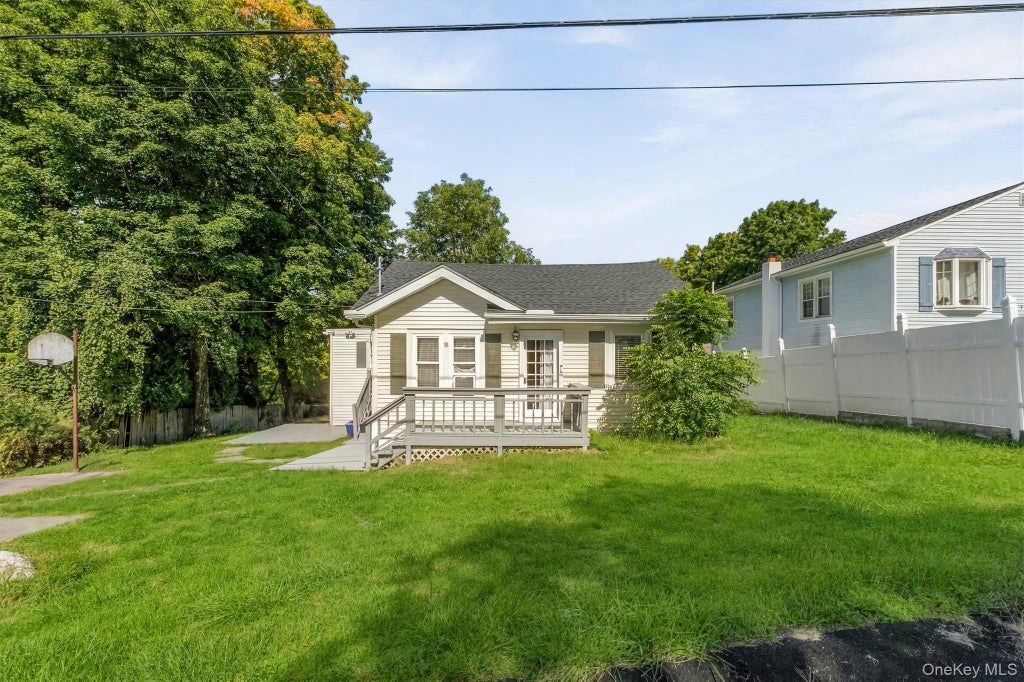 Photo of 8 Huntington Road, Carmel, NY 10512 (MLS # 1049992)