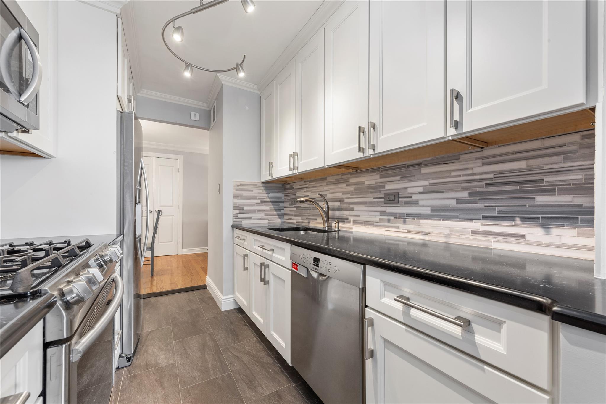 102-30 66th Road #11B, Forest Hills, New York image 11