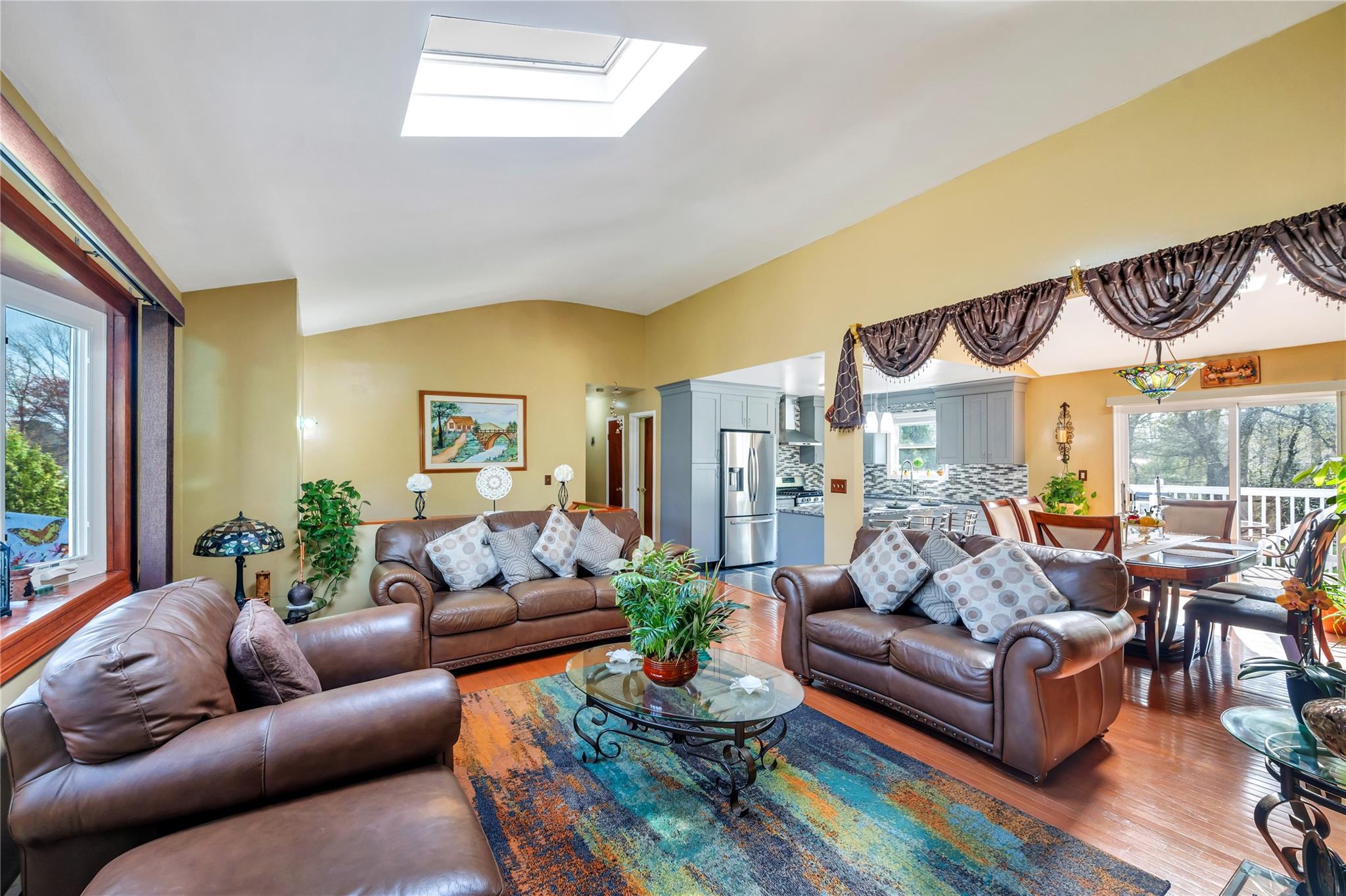 1584 N Gardiner Drive, Bay Shore, New York image 12
