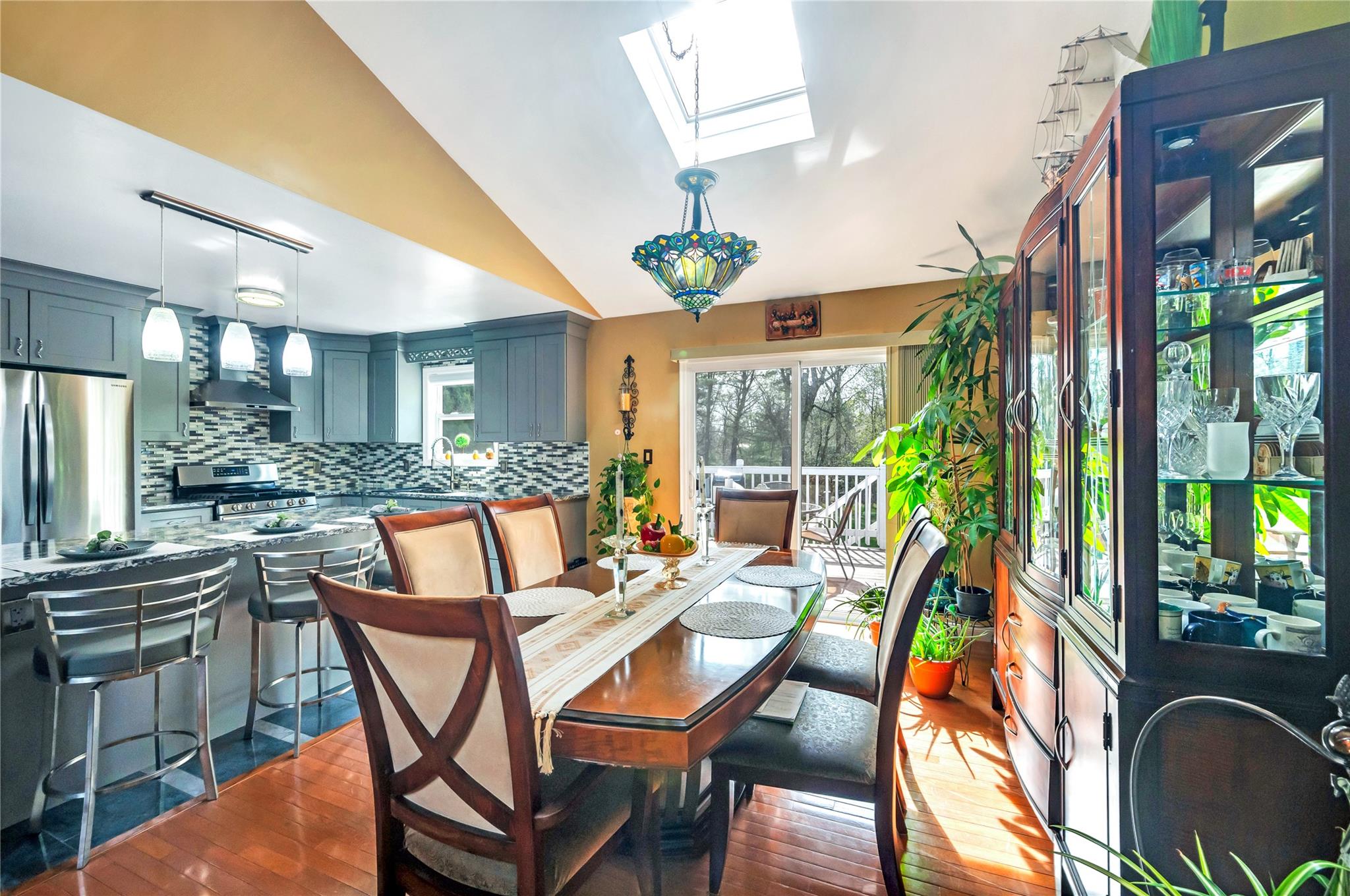 1584 N Gardiner Drive, Bay Shore, New York image 13