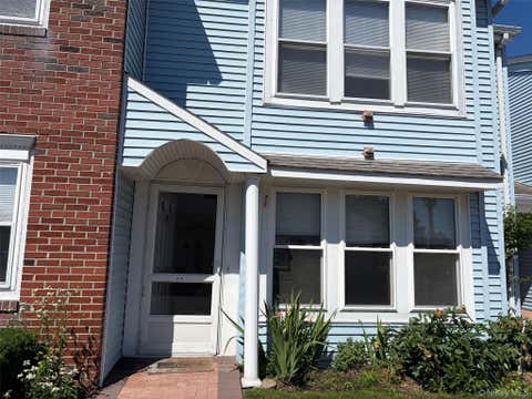 Apartment For Rent - 25 Athens Ct<br/> West Babylon, NY 11704