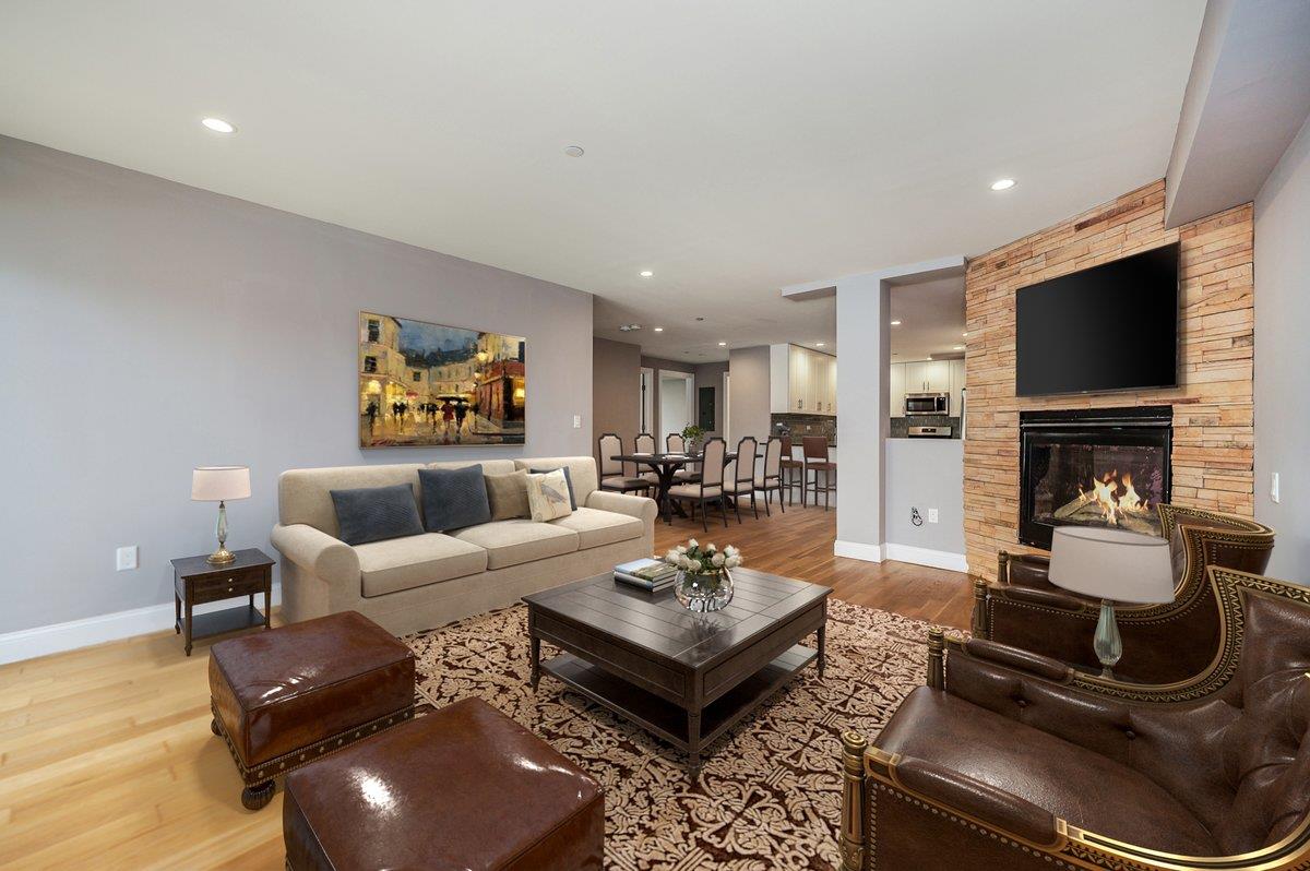 661 W Broadway 303