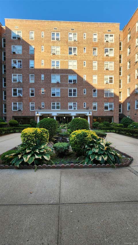 Homes For Sale - 105-37 64 Avenue #6E<br/> Forest Hills, NY 11375