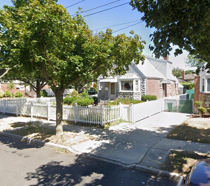 259th Street, Glen Oaks, Queens, NY - 4 Bedrooms  
2 Bathrooms - 